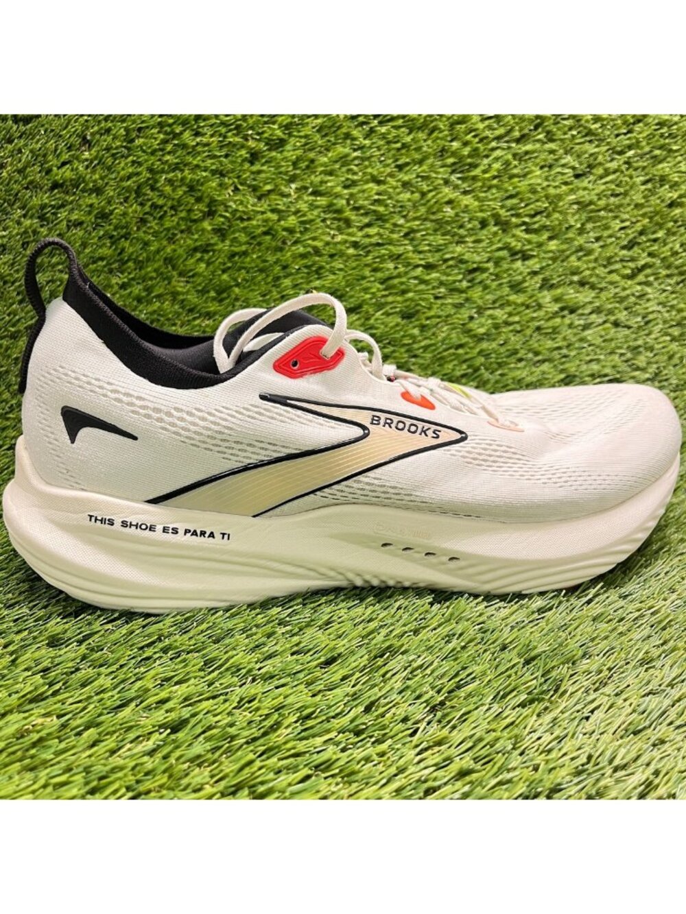 Brooks Glycerin 22 Mens Size 13 Beige Black Red Athletic Running Shoes Sneakers
